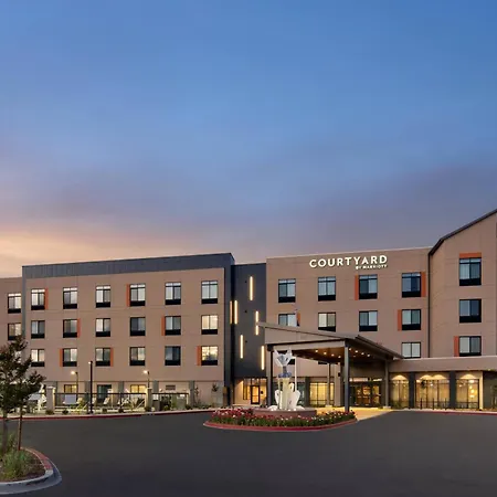 Courtyard By Marriott Petaluma Sonoma County Hotel